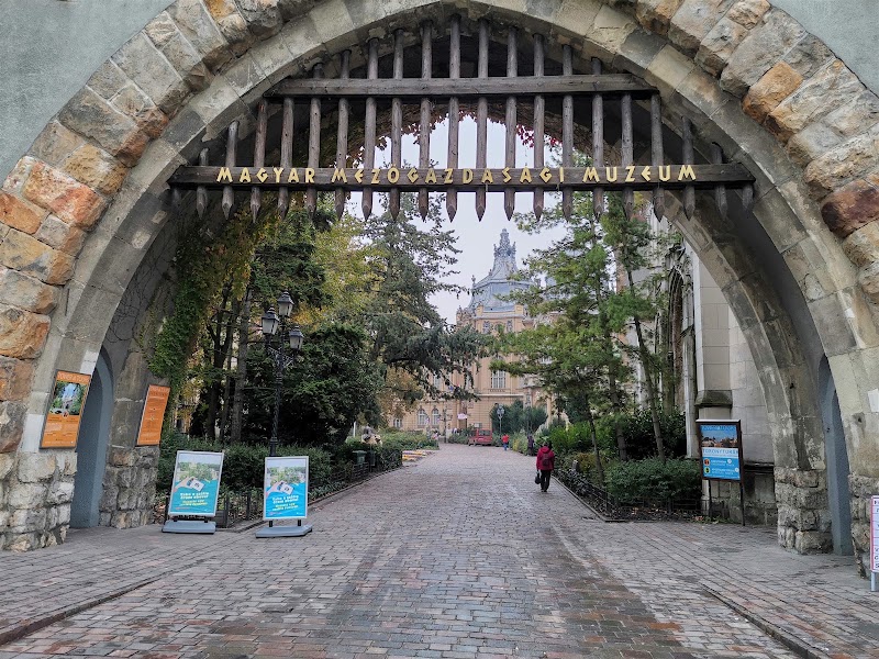 Photo 3 at Gatehouse Tower in Budapest
