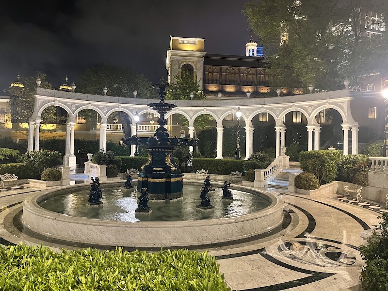 Philarmonia Garden in Baku