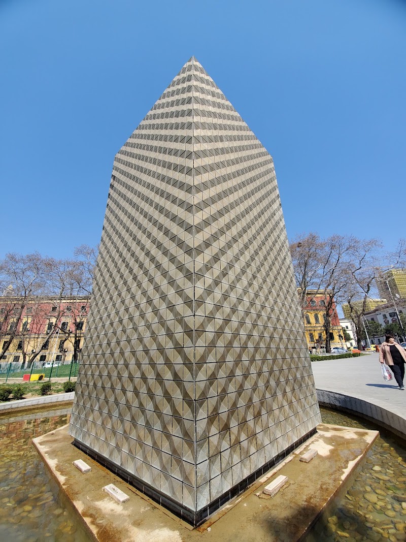 Photo 5 at Independence Memorial in Tiranë