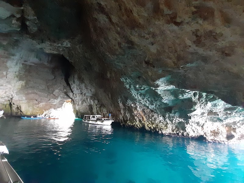 Blue Cave in Rt Veslo