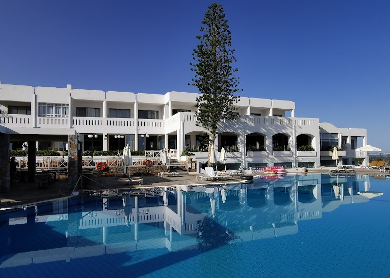 Maritimo Beach Hotel in Sisi