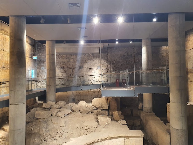 Photo 5 at הקרן למורשת הכותל המערבי | סיורי סליחות | סיורים לקבוצות | טיולים בירושלים | סיורי חנוכיות | בר מצווה | בת מצווה | חלאקה in Jerusalem