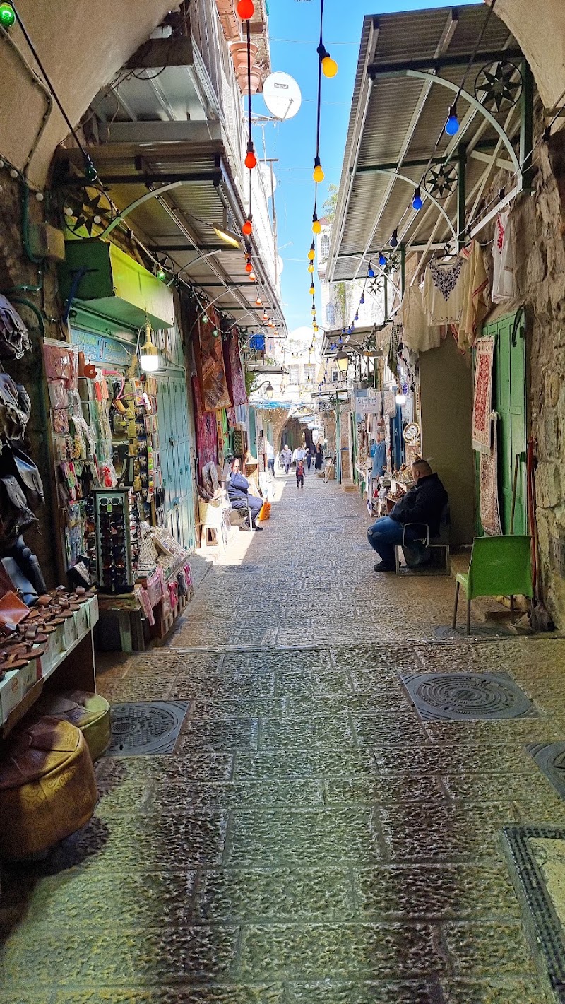 Photo 3 at הקרן למורשת הכותל המערבי | סיורי סליחות | סיורים לקבוצות | טיולים בירושלים | סיורי חנוכיות | בר מצווה | בת מצווה | חלאקה in Jerusalem