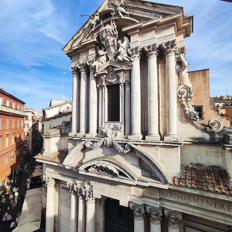 Photo 2 at Trevi Fountain in Roma