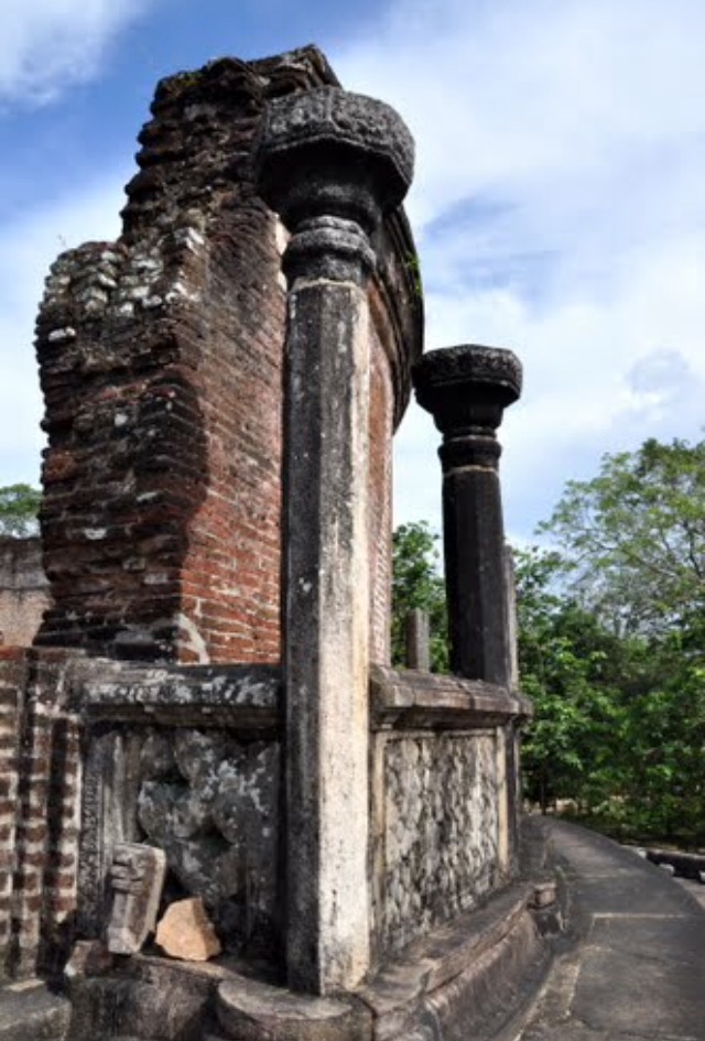 Photo 1 at Vatadage in Polonnaruwa