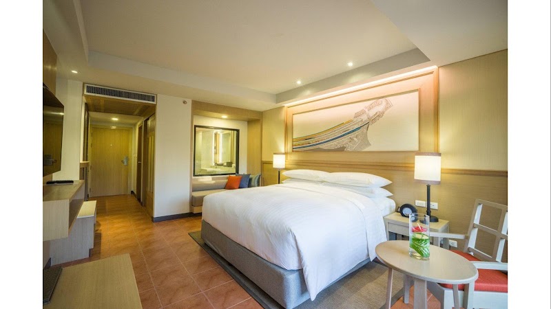 Phuket Marriott Resort & Spa, Merlin Beach in Tambon Patong