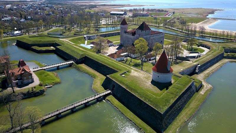 Kuressaare linnus in Kuressaare