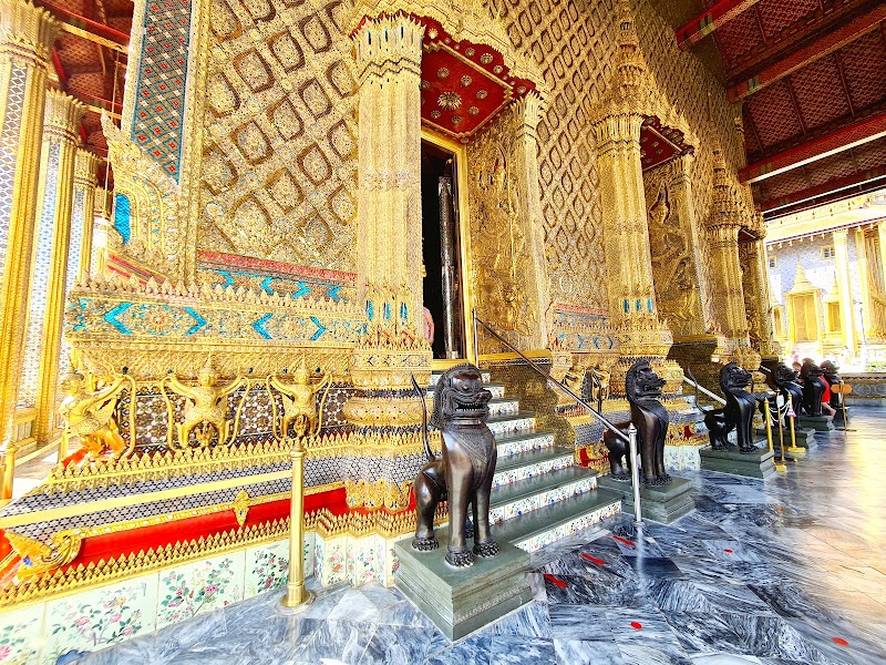 Photo 4 at The Temple of the Emerald Buddha in Khwaeng Phra Borom Maha Ratchawang