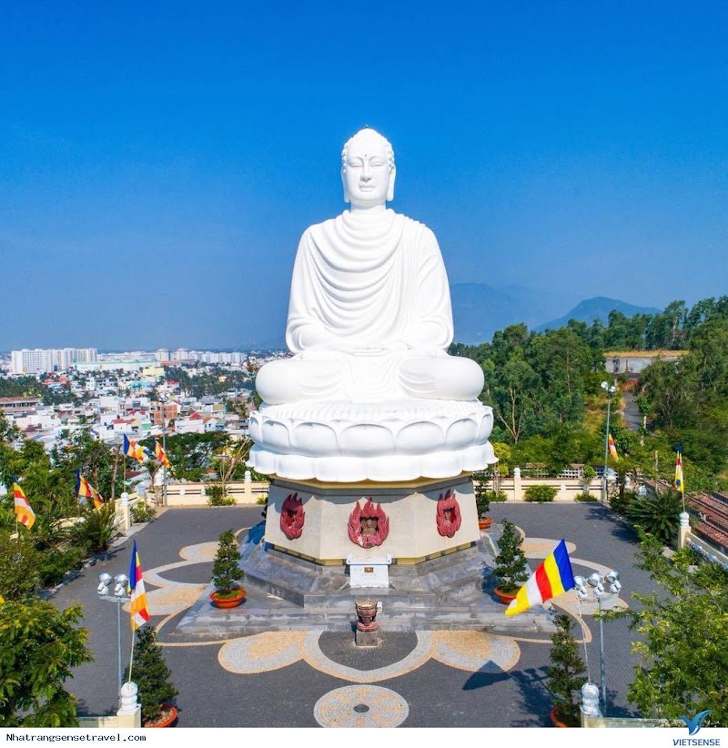 Long Son Pagoda in Tây Nha Trang