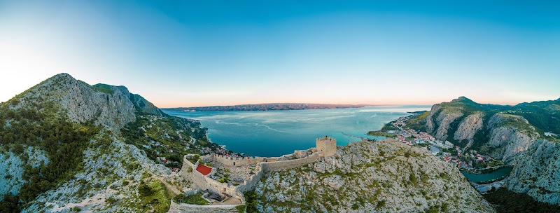 Robinson Rafting Croatia - Magic World Adventure in Omiš