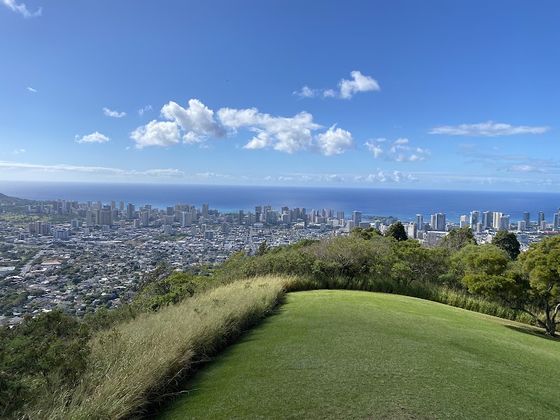 Tantalus Lookout - Puu Ualakaa State Park in Honolulu