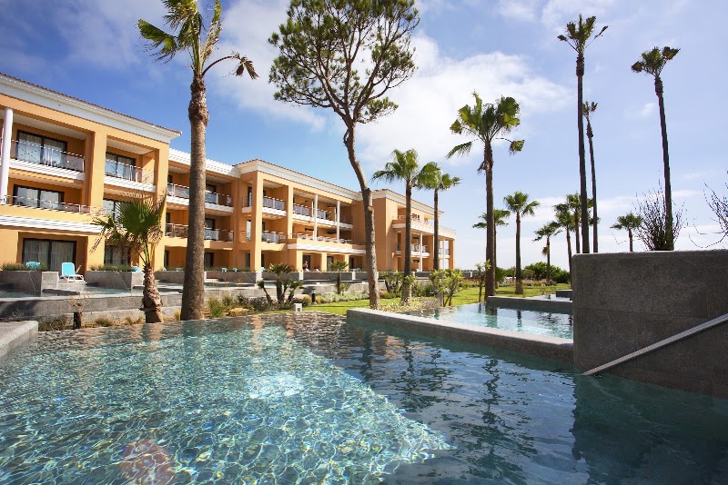 Hipotels Playa la Barrosa in Urbanización Novo Santi Petri