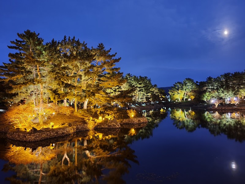 Photo 2 at Donggung Palace & Wolji Pond in Gyeongju
