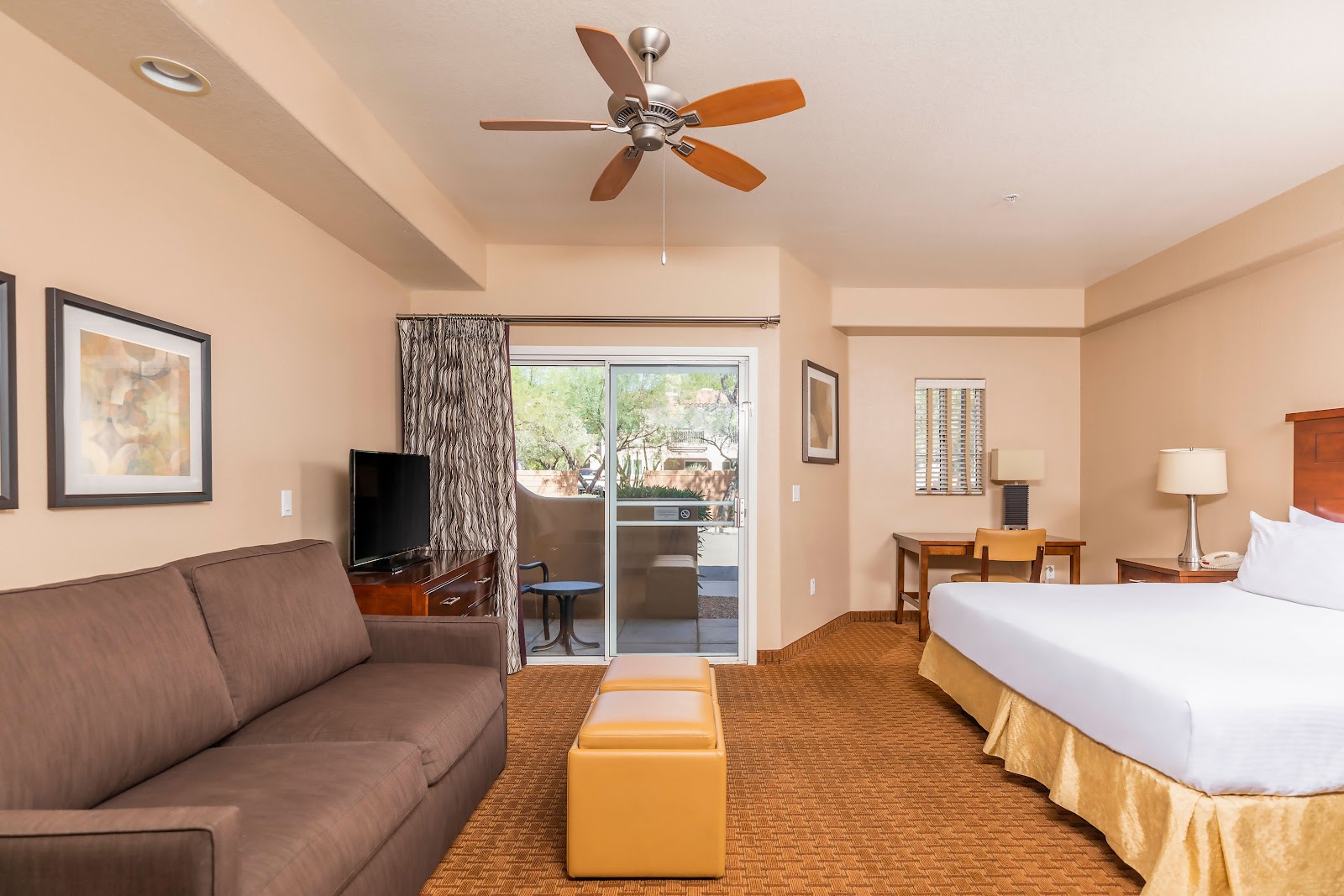 Hilton Vacation Club Scottsdale Villa Mirage in Scottsdale