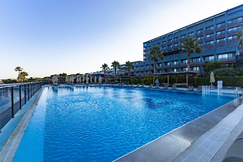 The Nowness Luxury Hotel & Spa +16 in 