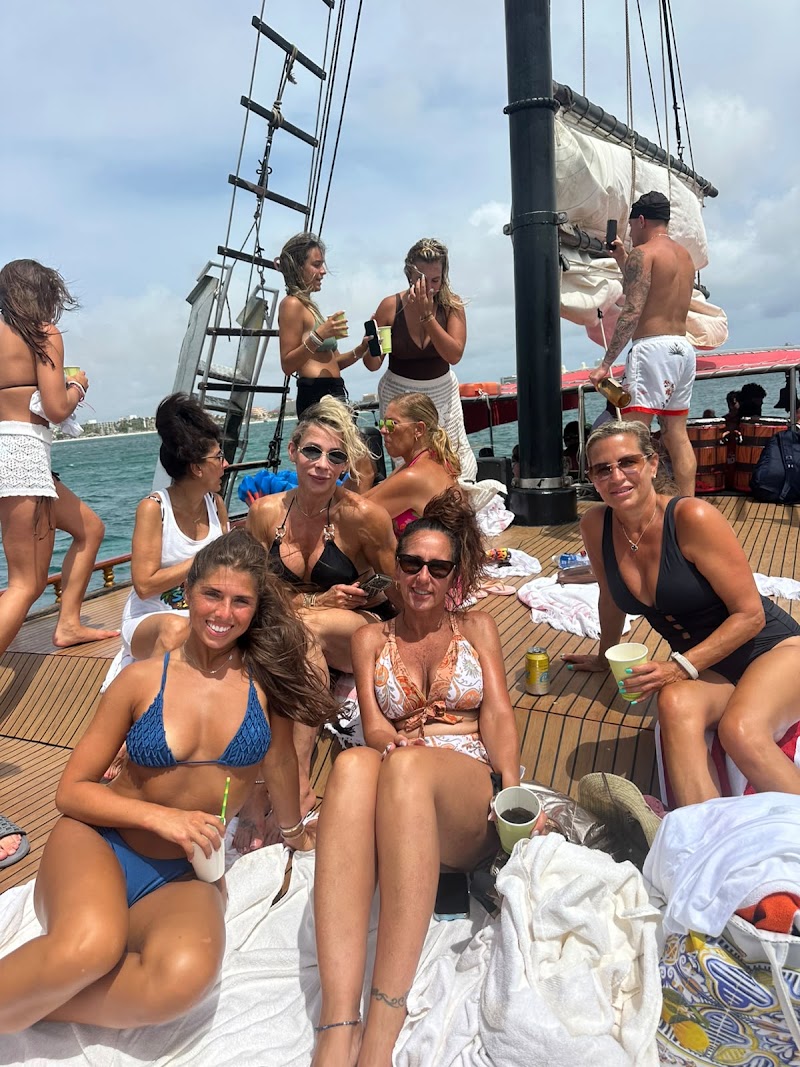 Photo 1 at Jolly Pirates Aruba in Noord