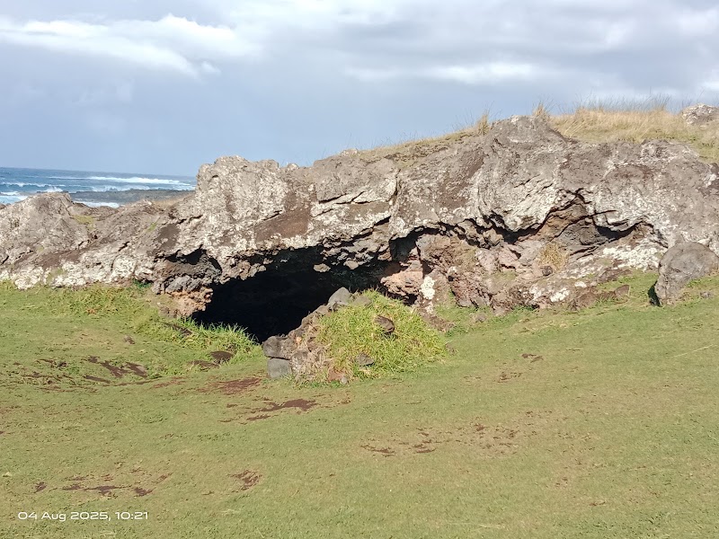 Photo 2 at Ahu Akahanga in Easter Island