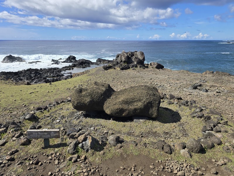Ahu Akahanga in Easter Island