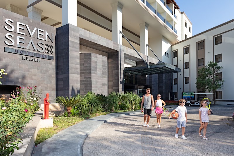Seven Seas Hotel Life in 