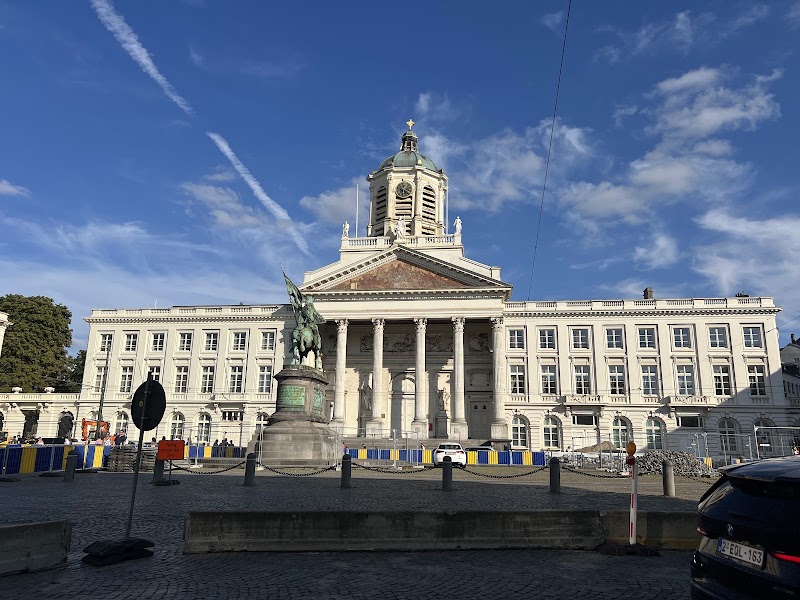 Koningsplein - Statue of Godfrey of Bouillon in Bruxelles