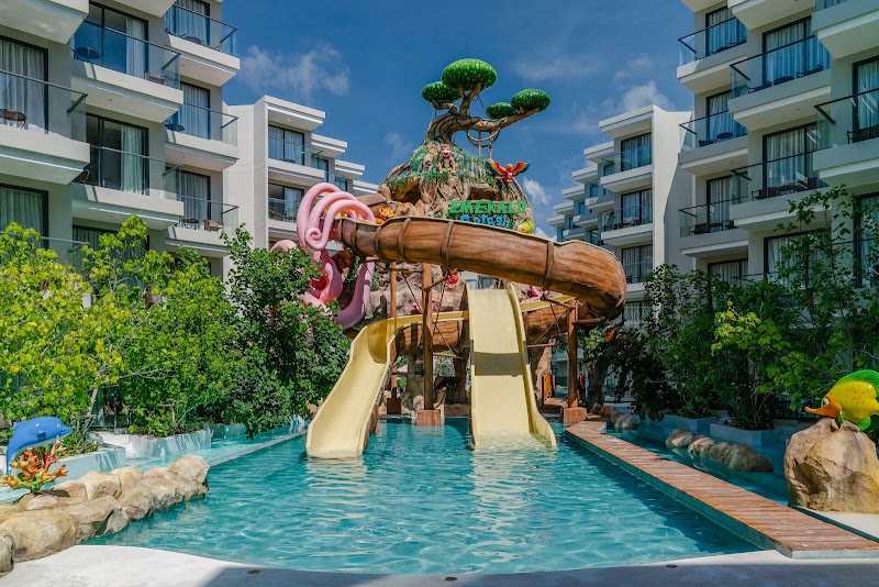 Phuket Emerald Beach Resort in Tambon Karon