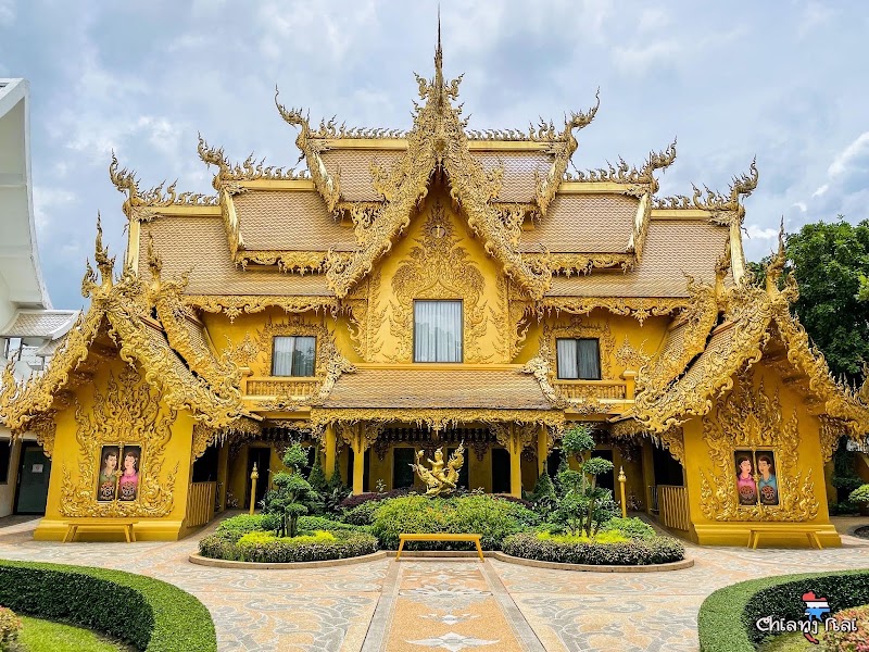 Photo 2 at Wat Rong Khun in Pa O Don Chai
