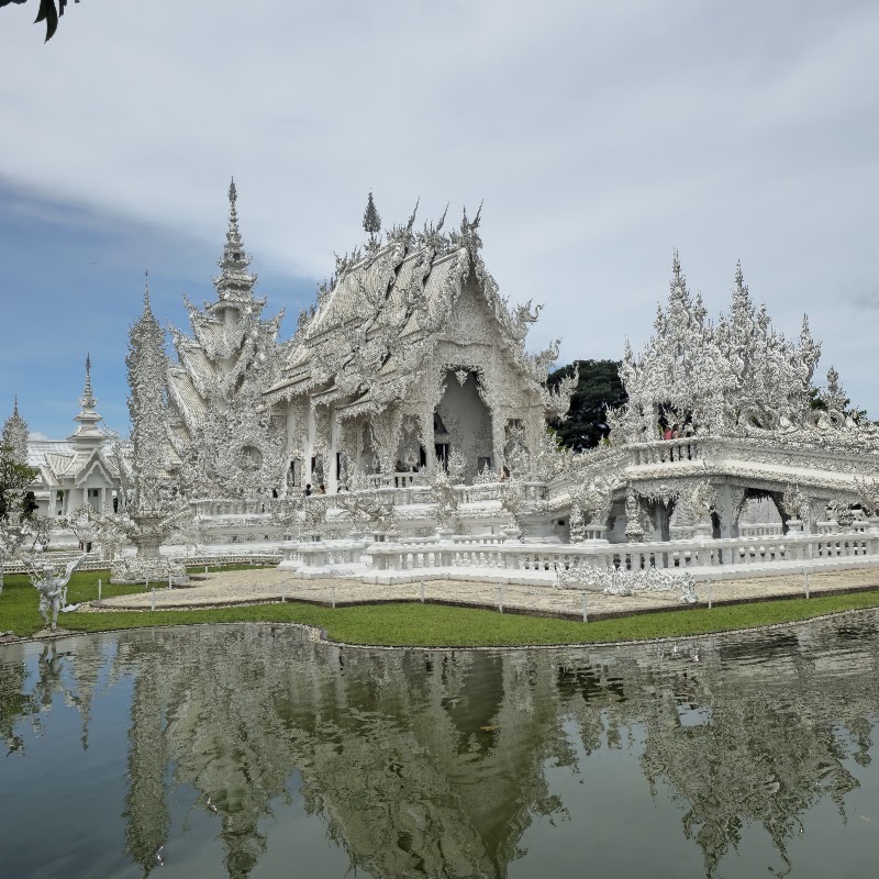 Wat Rong Khun in Pa O Don Chai