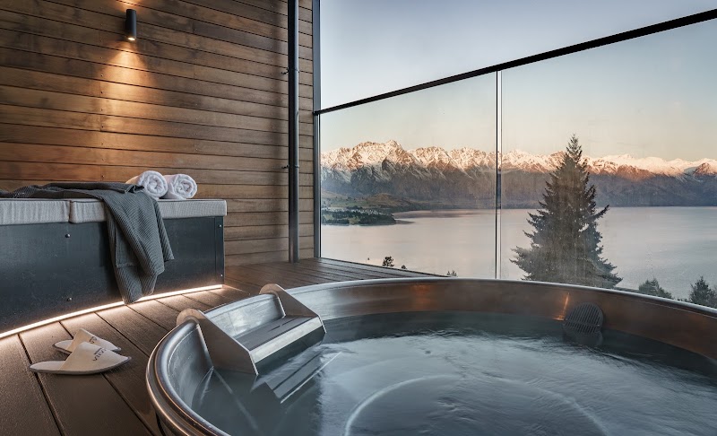 Photo 2 at Kamana Lakehouse in Queenstown