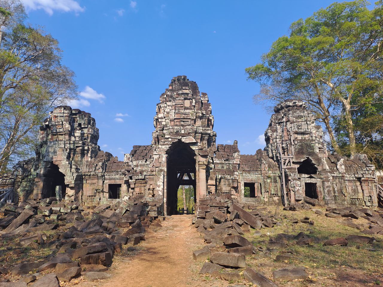 Prasat Preah Khan of Kampong Svay in តាសែង