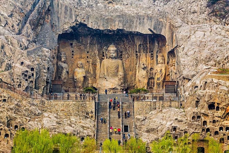 Longmen Grottoes in Luo Yang Shi