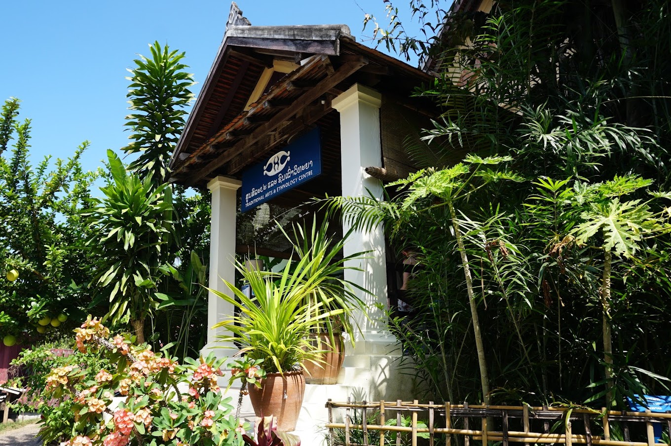 Traditional Arts and Ethnology Centre in Ban Khamyong|