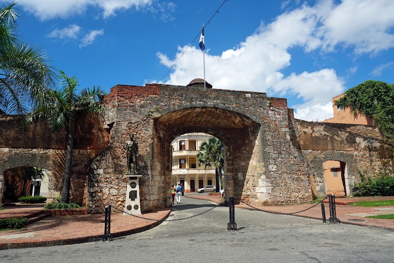 Puerta de la Misericordia in Santo Domingo