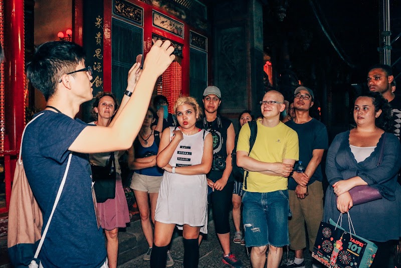 Taipei Food Tour / Taipei's Origin & Longshan Temple - Walking Tour Meeting Point - TourMeAway in 富民里