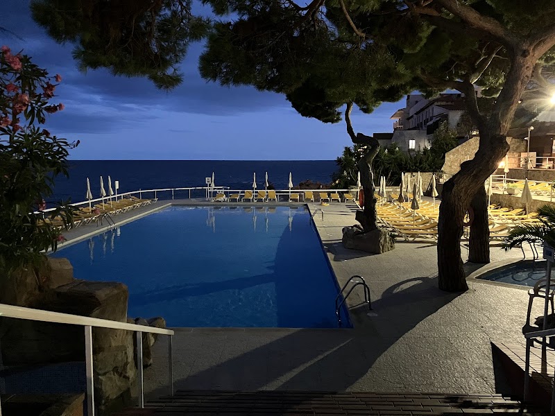 Photo 2 at Hotel htop Caleta Palace in Platja d'Aro