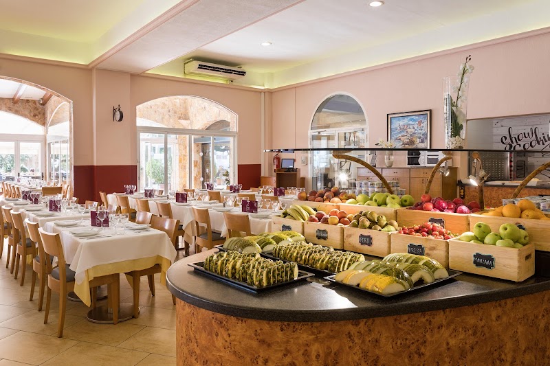 Photo 4 at Hotel htop Caleta Palace in Platja d'Aro