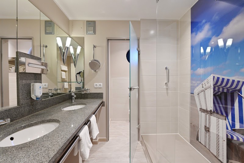 Photo 3 at Hotel AQUAMARIS Strandresidenz in Breege