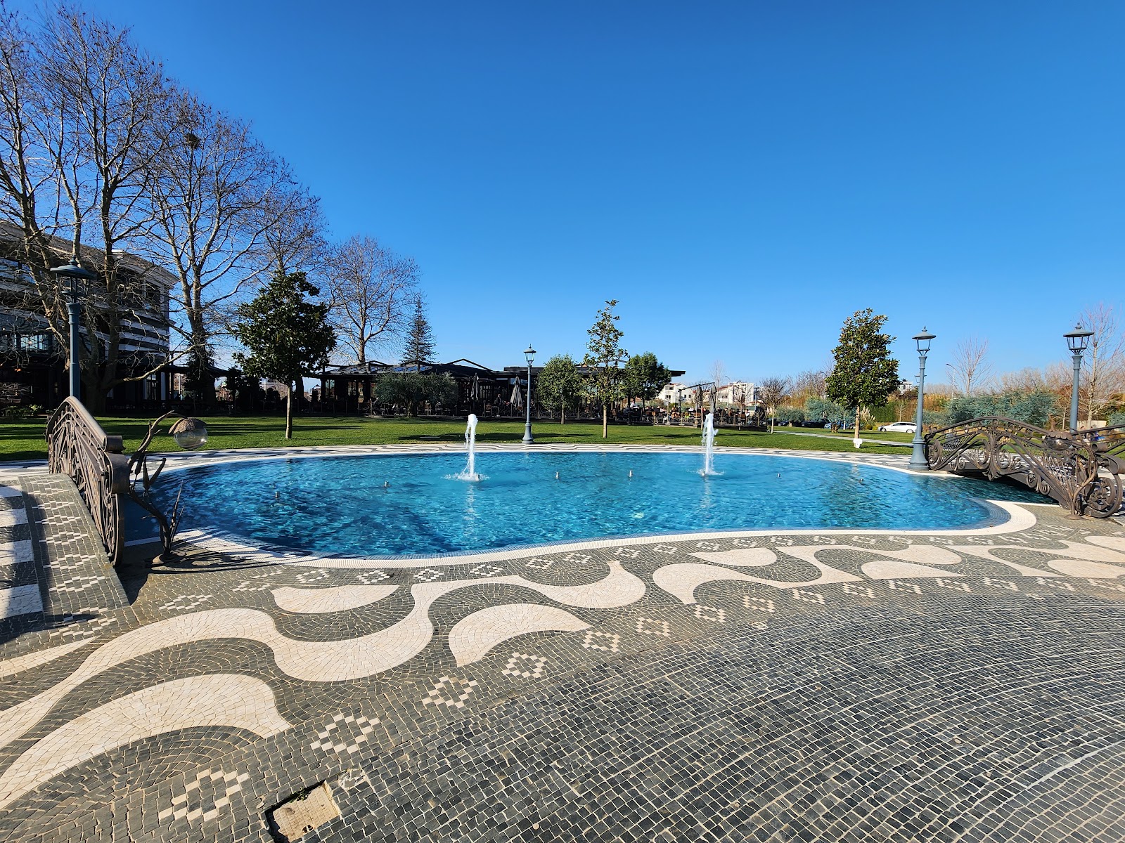 AJMAN PARK in Tiranë
