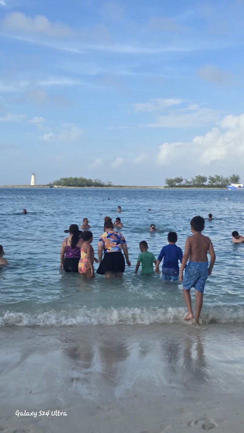 Photo 4 at Junkanoo Beach in Nassau