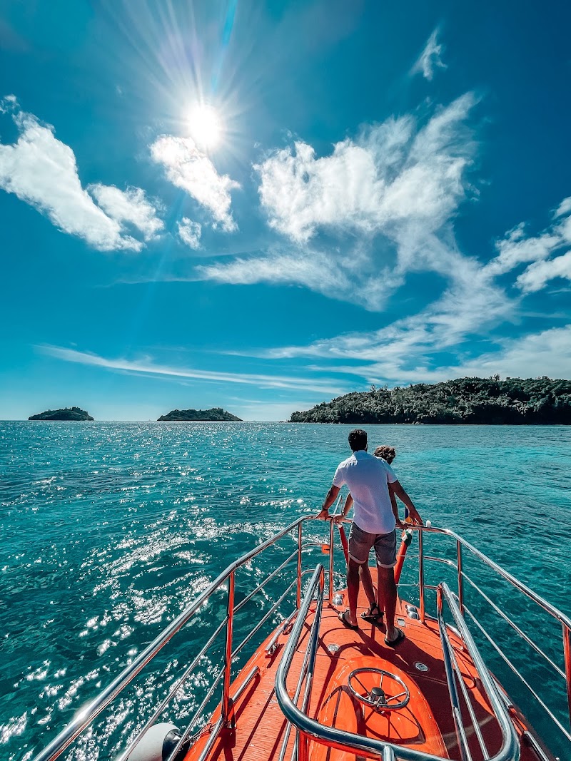 Semi-Submarine Seychelles in 