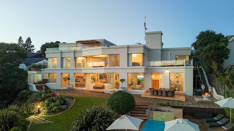 SEASENSE Boutique Beach Villa in Wilderness