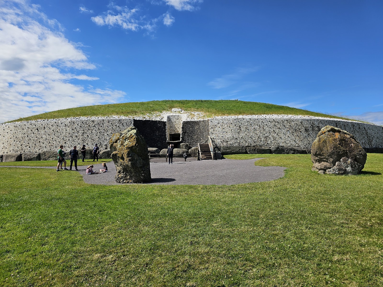 Newgrange in Donore