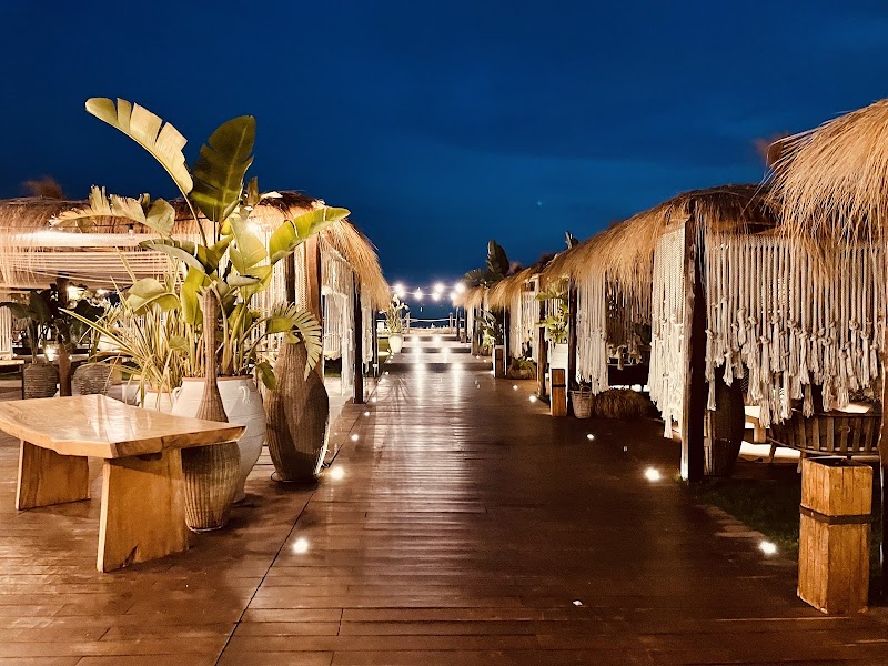 Cumeja - Beach Club & Hotel in Baia Felice