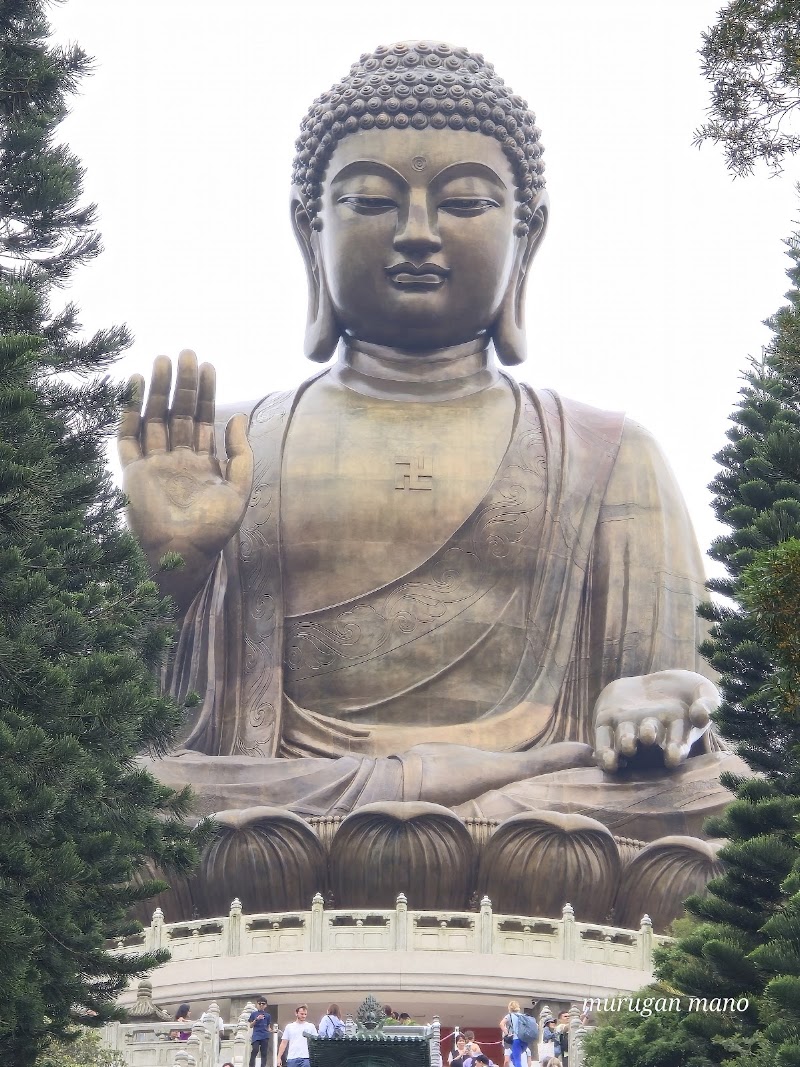 Tian Tan Buddha in 