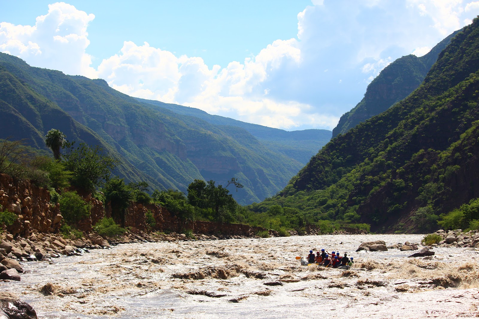 Exploradores Colombia in San Gil
