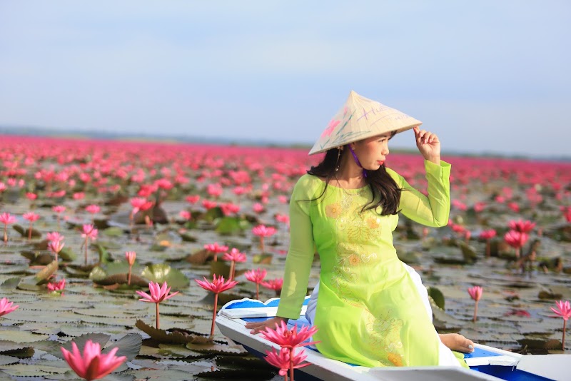 Red Lotus Lake Kumphawapi in ตำบล เชียงแหว