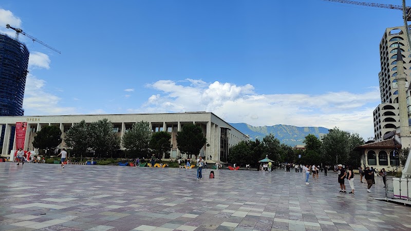 Skanderbeg Square in Tiranë