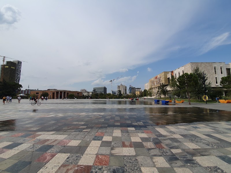 Photo 1 at Skanderbeg Square in Tiranë