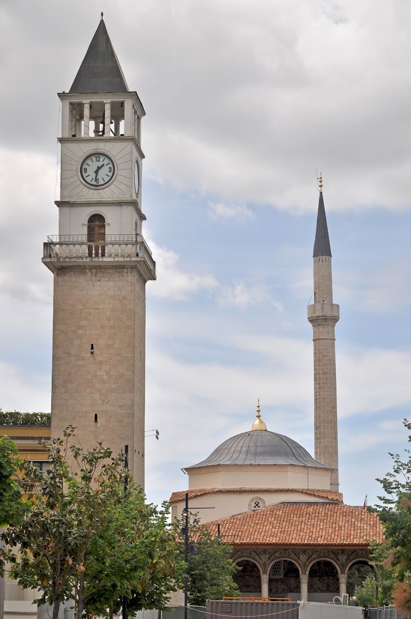 Photo 6 at Skanderbeg Square in Tiranë