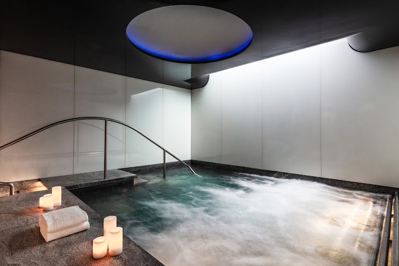 Photo 2 at Four Seasons Hotel London at Park Lane in London