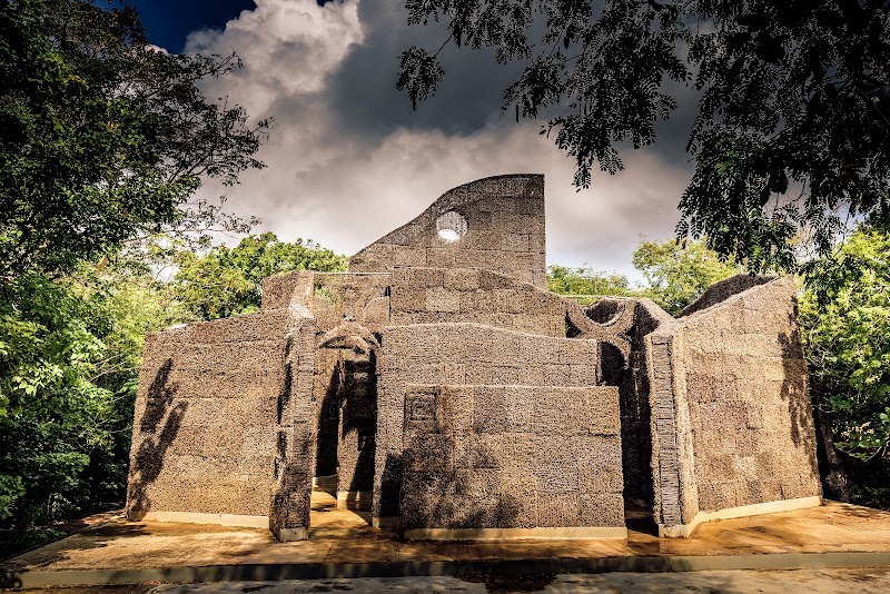 Cathedral Labyrinth Of Thorns in Willemstad